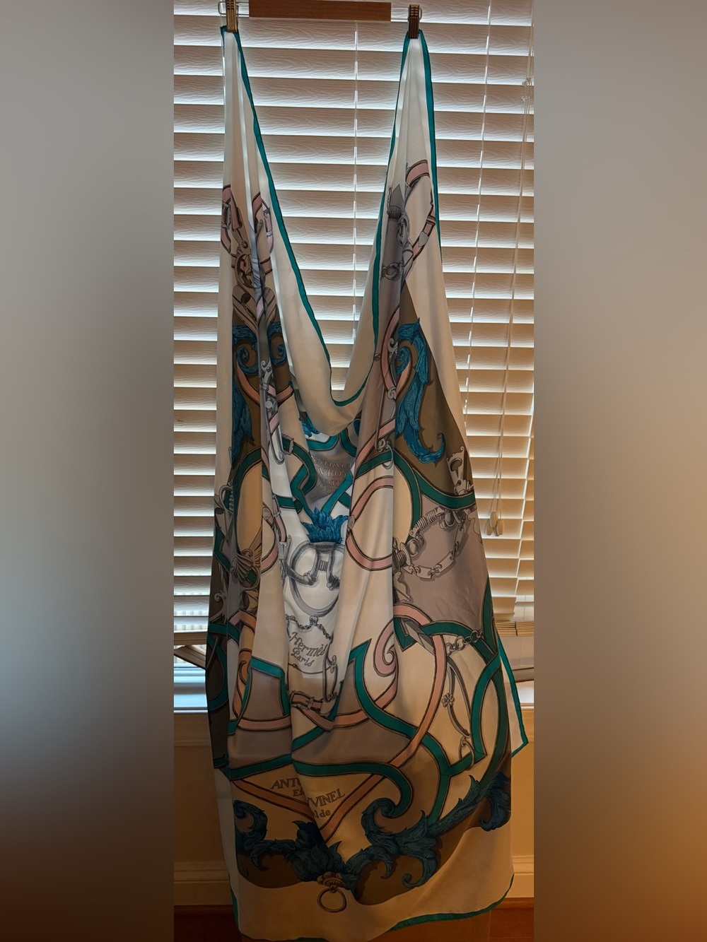 140 CM Hermès Silk Scarf in Teal, Pink, Gray and Cream - Picture 4 of 6